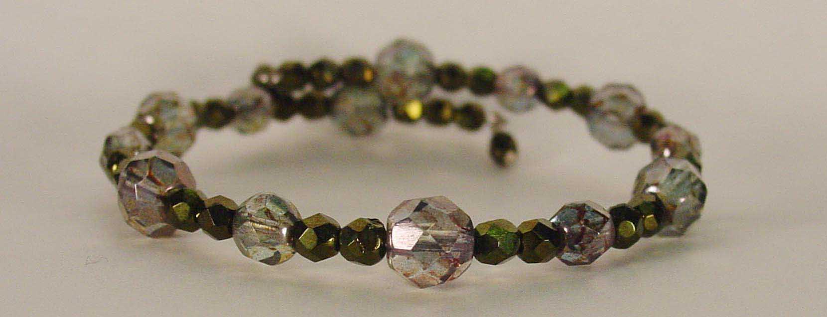 Bohemian glass green single coil bracelet