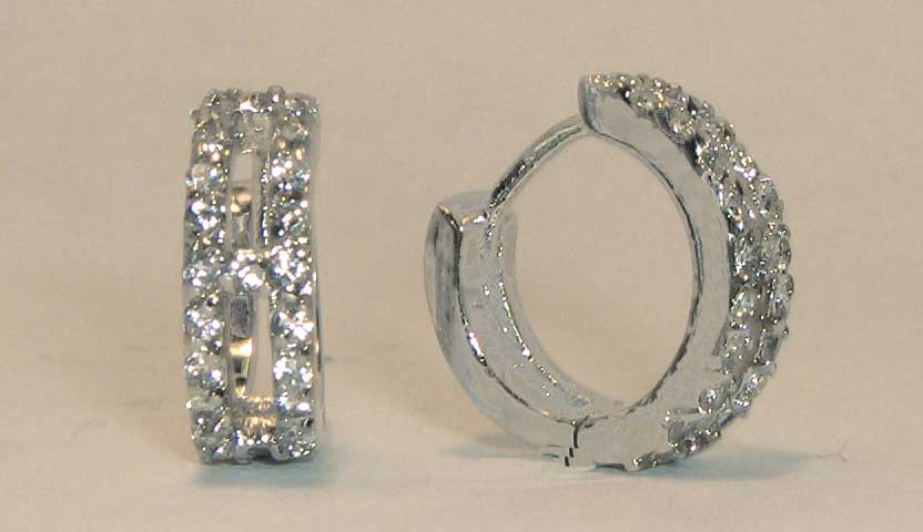 Double crystal huggies