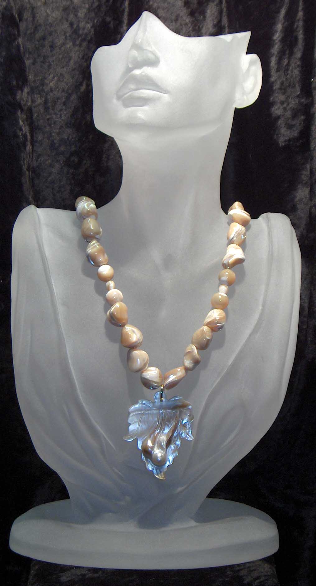 Natural mop with mop leaf pendant
