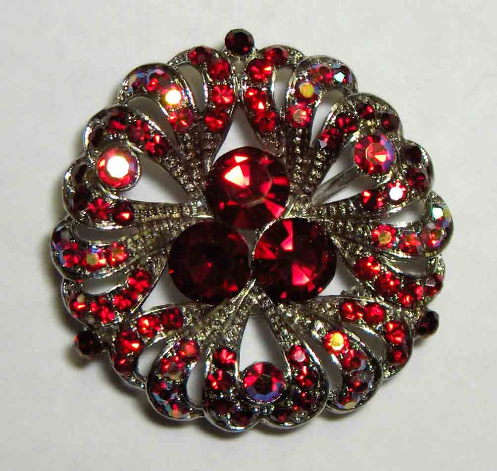 Red crystal wreath pin